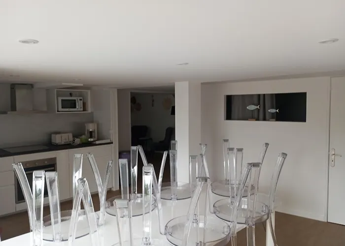 Agreable Avec Piscine, 12 Personnes