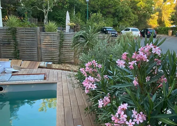 Agreable Avec Piscine, 12 Personnes بيت للعطل *