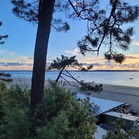 Ferienhaus Agreable Avec Piscine, 12 Personnes