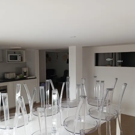 Avec Piscine, 12 Personnes