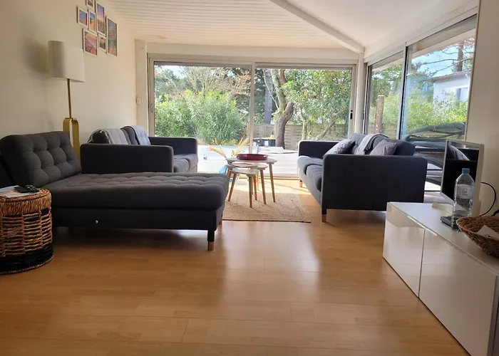 Avec Piscine, 12 Personnes * Arcachón