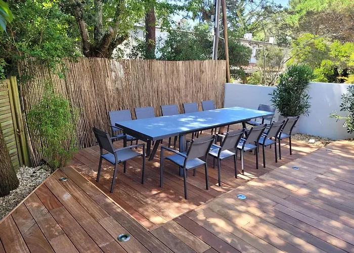 Сasa de vacaciones Avec Piscine, 12 Personnes *