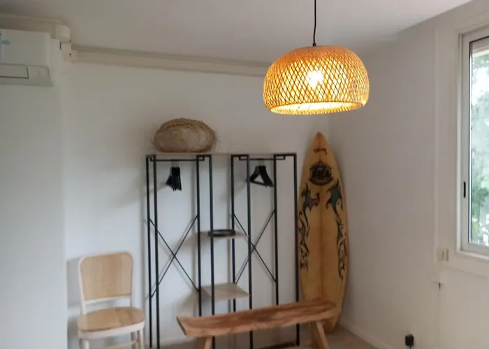 Avec Piscine, 12 Personnes